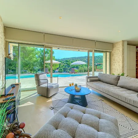 Luxury Sea Angel Brac With Heated Pool *