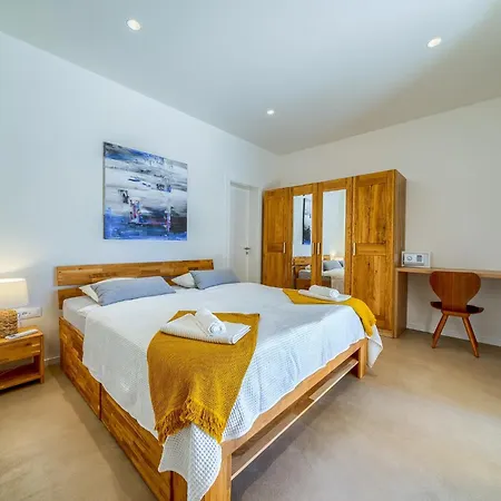 Luxury Sea Angel Brac With Heated Pool *